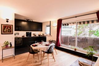 Paris-Daumesnil - Grand 2 pieces 4 etoiles de charme sur jardin - 61m2, pour 4p - Large 4 star charming 1 BR apt for 4 with AC - París - 7