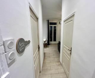 Lumineux 2 pièces - centre-ville climatisé - netflix prime canal - bien placé - 9