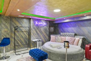 Hidden Gem Lt Properties Jaccuzi bath massage chair Superkingsize bed Parking available - 7