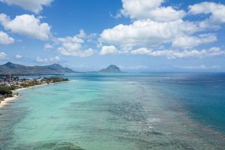 Beach and Mountain - Tamarin - 7