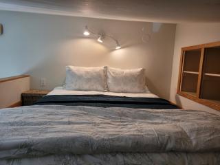 Quiet Lofted Studio at Tomboy Lodge - 4