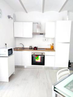 Ambroeus Apartmens Casa Spaziosa in centro Paese - 8