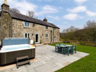 2 Bed in Abergele 88974 - Llanfair Talhaiarn - 0