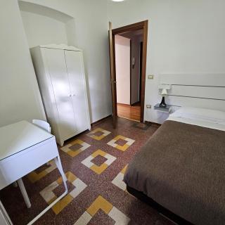 ESSENTIAL ROOM & PARKING in Centro Città con Parcheggio Privato e WIFI - Potenza - 3