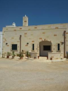 CASA VACANZE IN MASSERIA IN ATTIVITA' - Serranova - 0