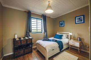 Sandals & Seashells - Jacobs Bay - 1