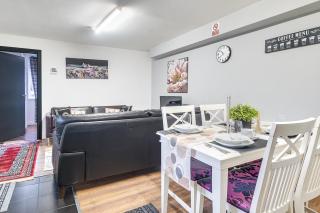 Flat in west midlands - Longford - 8