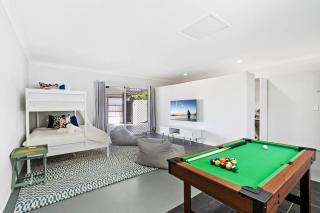 Stunning Waterfront Oasis - Gold Coast - 5