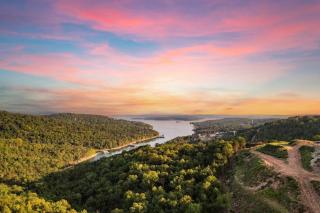 Moonstone Lodge Lake Views Sleeps 28 GolfSim Pup Friendly - Branson - 6