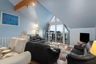 Schooner House - Panoramic Sea Views and Parking - 1