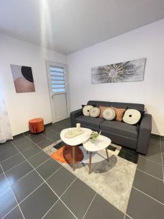 Destiny House - Cayenne - 3