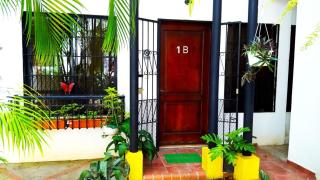 ZONA COLONIAL 2 habitaciones+wifi+balcon apartamento completo - 2