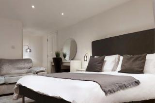 2 Bedroom City Centre Duplex Apt - Preston - 9