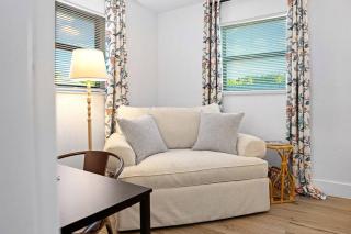 Tropical Jungle Pool House in West Palm minutes from the beach, downtown, & PBI! - West Palm Beach - 1