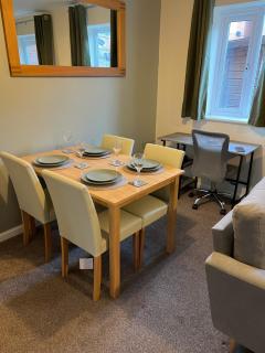 Modern Semi detached in a quiet location, Driveway parking - Ewloe - 9