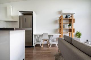 Spacious Penthouse With Spectacular Harbour Views! - Auckland - 8