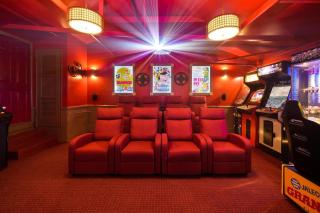 The Disneyland Dream: Arcade, Theater, Play, Golf+ - 9