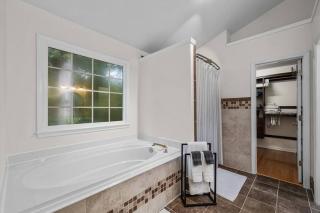 Stunning 5 bedroom/3 bath home in Hope Valley Farm - Durham - 5