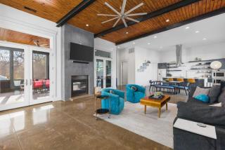 Unique Modern Ranch w Year Round Pool and Hot Tub - 5
