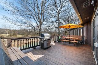 Cozy Cabin Getaway on Buffalo River with HUGE Patio - Lobelville - 7