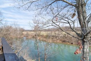 Cozy Cabin Getaway on Buffalo River with HUGE Patio - Lobelville - 2