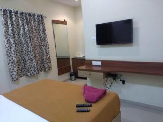 Hotel Lakshmi Residency - Visakhapatnam - 4
