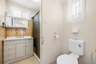 Beach Comber- 32 Straight St Hat Head - No Sheets or Towels provided - 4