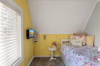 Storybook Cottage Near Slopes - Big Bear Lake - 7