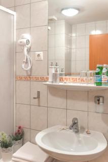 P4W Hotel Residence Szombathely - Szombathely - 9