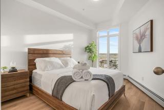 Top Rated Luxury Stay with Free Banff Access, BBQ, Netflix, Patio Dining, Sleeps 4 - Calgary - 9