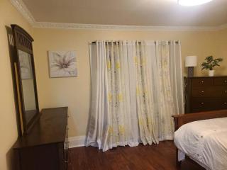 3 BR House in Toronto Downtown - 5