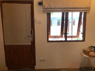 Roots Hotel Trawangan - Pawenang - 1