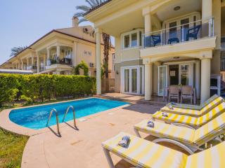 Sunset Beach Club Aqualettings Pearl 7 - 7