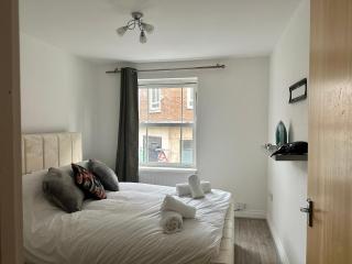 Portsmouth City Centre 2 Bed Apartment close to Southsea Beach - Portsmouth - 7