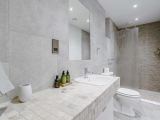 2 bed in Cowbridge 88000 - - 1