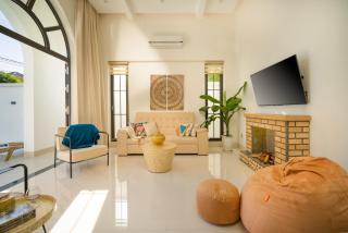 New and spacious villa with 3 private bedrooms and swimming pool, 5 minutes to Han river, free parking - Da Nang - 3