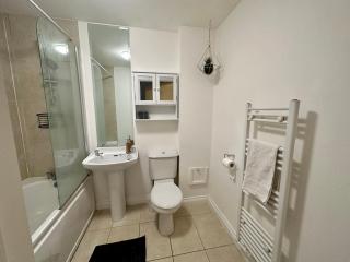 Portsmouth City Centre 2 Bed Apartment close to Southsea Beach - Portsmouth - 6