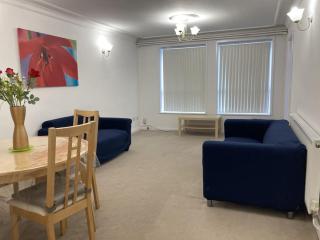 Spacious two bed flat with free secure parking - Birmingham - 1