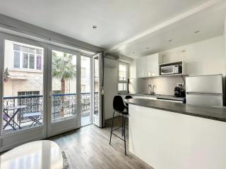 superbe appartement avec terrasse centre-ville et plage à 5 min - 0
