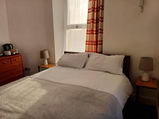 Queens Rooms - Porthmadog - 4