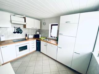 KAPITÄNS HUS - traditionelles Reethaus strandnah, Sauna, großer Garten, PKW-Stellplätze - Graal-Müritz - 4