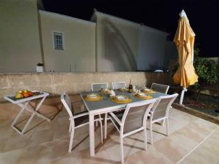 Villa Vanesa luxury private villa with a heated pool, 4 bedrooms and 4 bathrooms - Adeje - 1