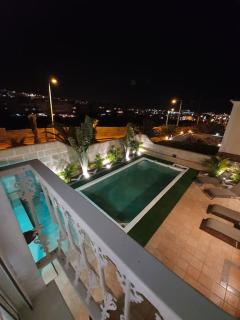 Villa Vanesa luxury private villa with a heated pool, 4 bedrooms and 4 bathrooms - 3