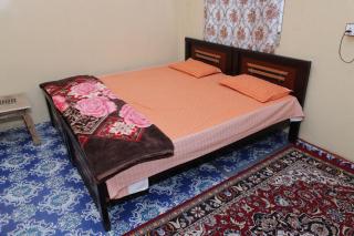 THE GUEST HOUSE - 3 BHK Non-AC for 5-10 Guests for Families & Friends - 9