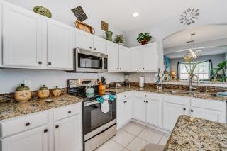 7 Mi to Disney Kissimmee Home with Pool and Hot Tub! - Kissimmee - 1