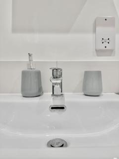Luxury Modern 2bed Apartment - 3
