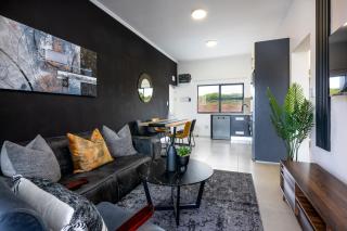 Upmarket Stunner in Ballito 360 with Inverter - 4