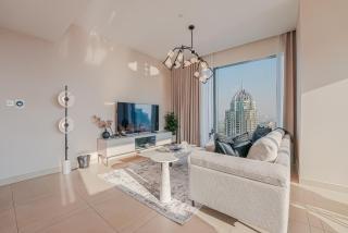 Luxe Living: Spacious Waterfront 2BR in Marina Gate - 1