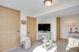 Cozy Liberty Getaway with Fire Pit and Patio! - Liberty - 5