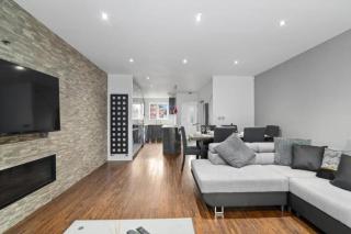 Superb Stonewall Terrace - 8